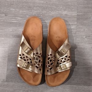 Birkenstock Bellary In Metallic Gold Leather - Size 40